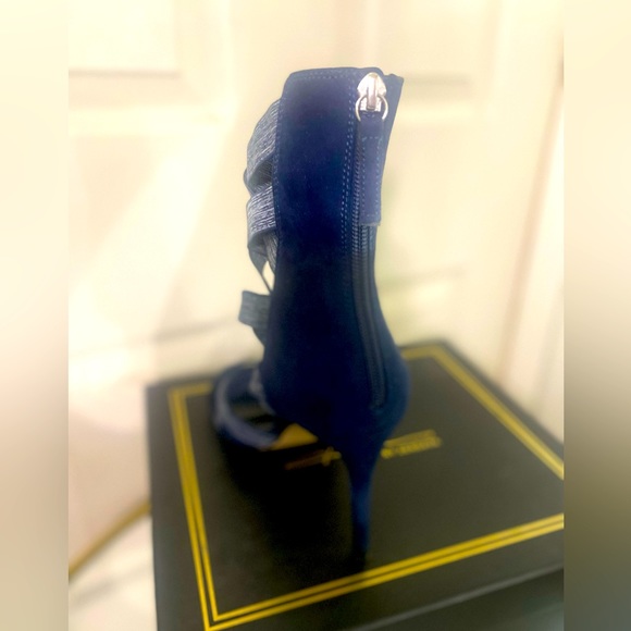 💙GOOD CONDITION!💙 Data by Zendaya | Size: 9 | Blue Denim | Height: 3.5 in. - Picture 7 of 15